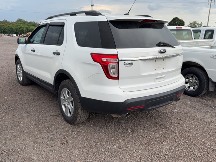 2013-ford-explorer-image-10