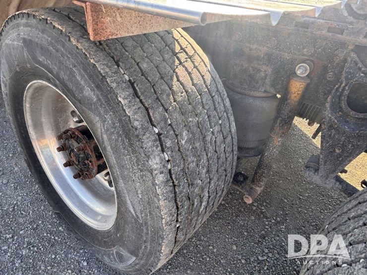 2002-ihc-9400i-day-cab-truck-(gp10940,-unit-109996)-image-32