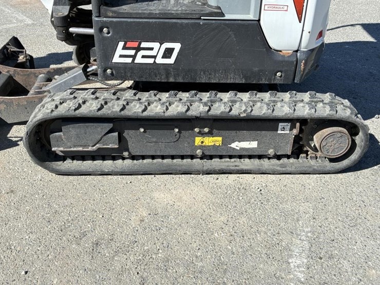 2020-bobcat-e20-image-11