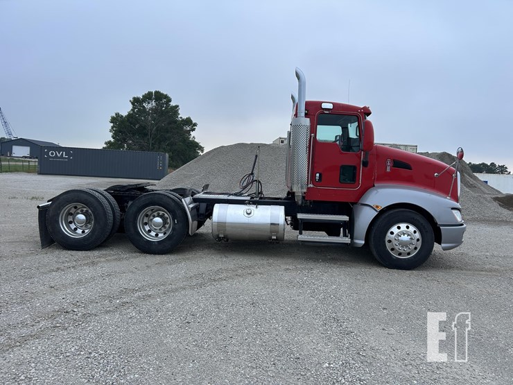 2014-kenworth-t600-image-4