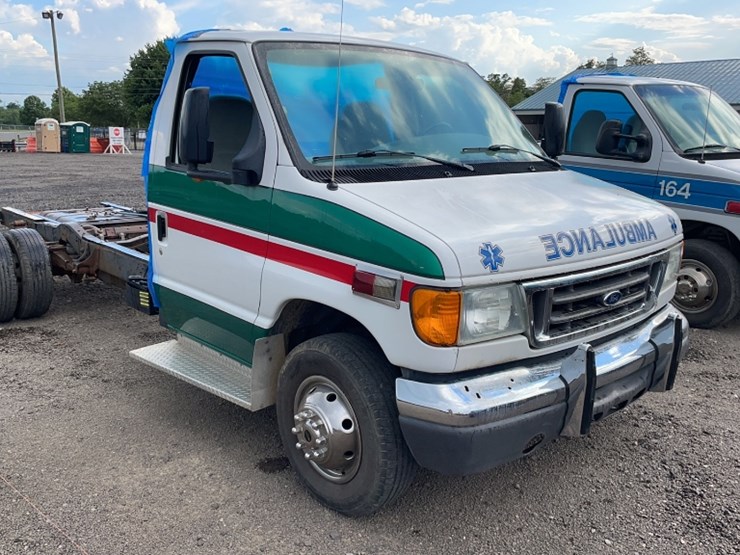 2006-ford-e450-image-3
