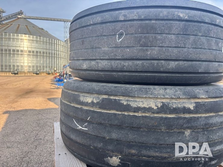 implement-tires-(dr11902)-image-3