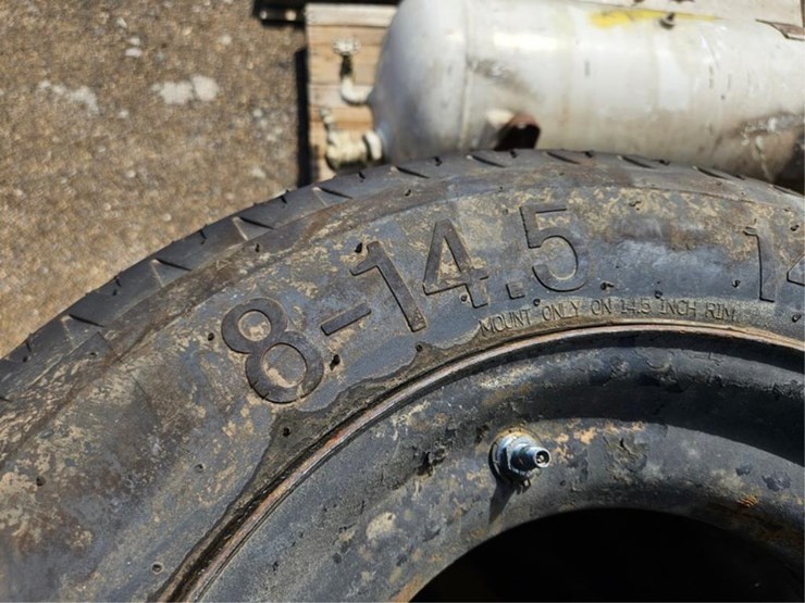 #2576-•-pallet-of-trailer-tires-image-14