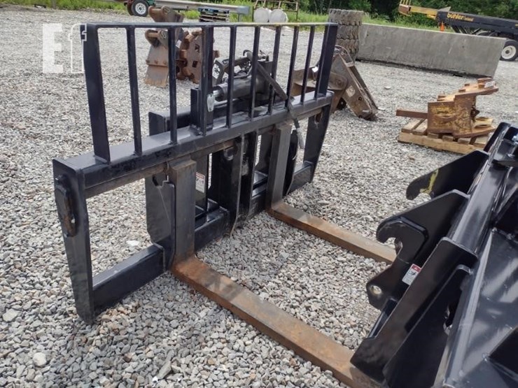 jcb-q/c-telehander-fork-carriage-image-2