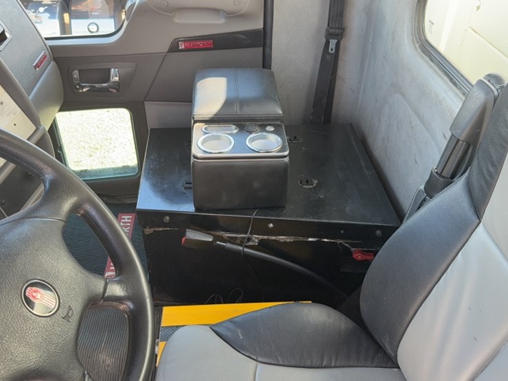2016-kenworth-t370-image-23