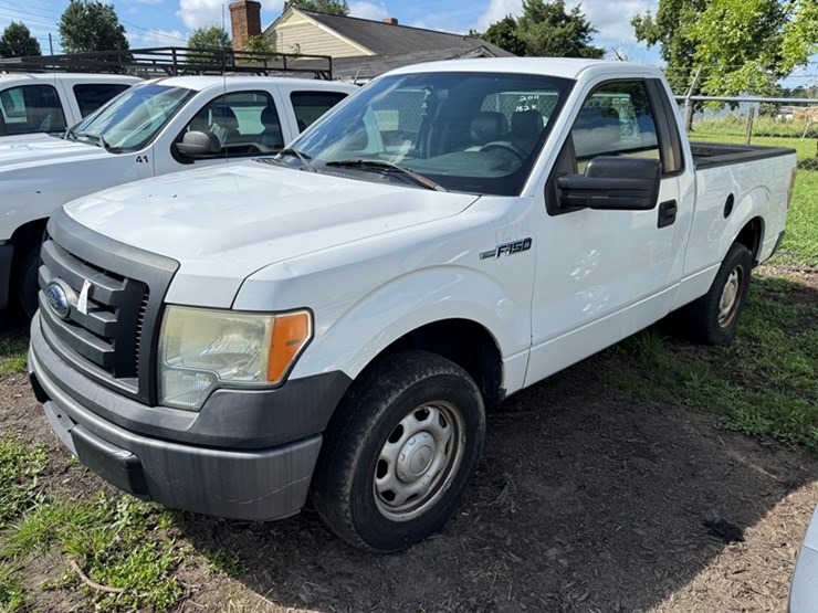 2011-ford-f150-xl-image-1