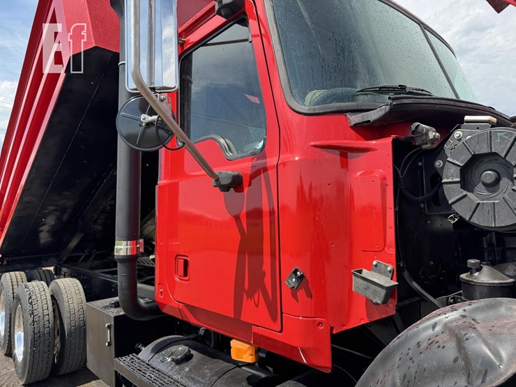2004-mack-granite-cv713-image-41