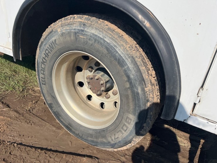 2006-ford-f750-xlt-image-32