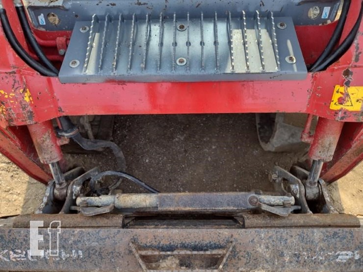 2020-takeuchi-tl8-image-14