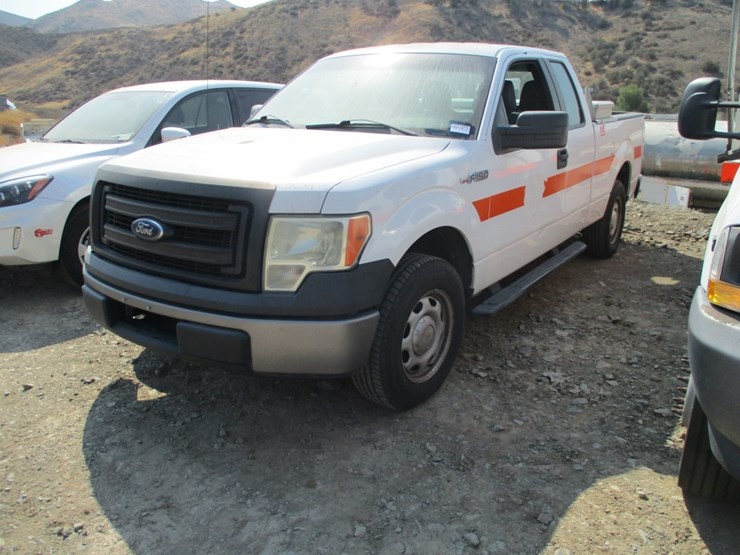 2013-ford-f150-xl-image-1