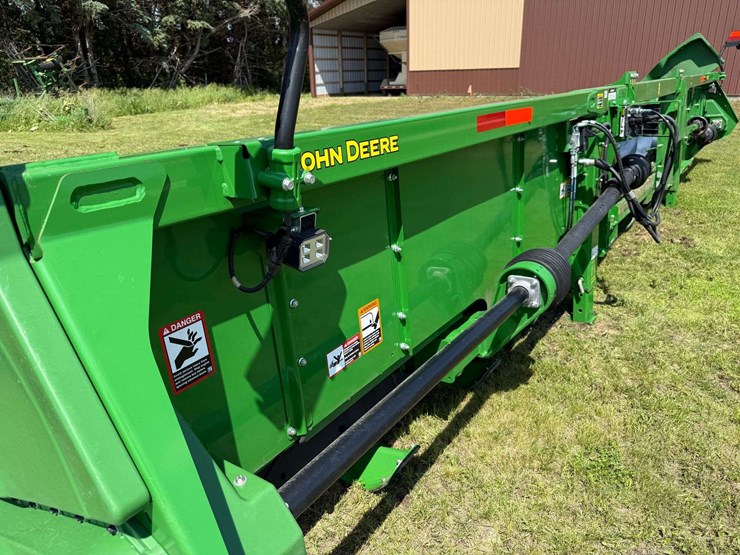 2021-john-deere-c12r-image-13