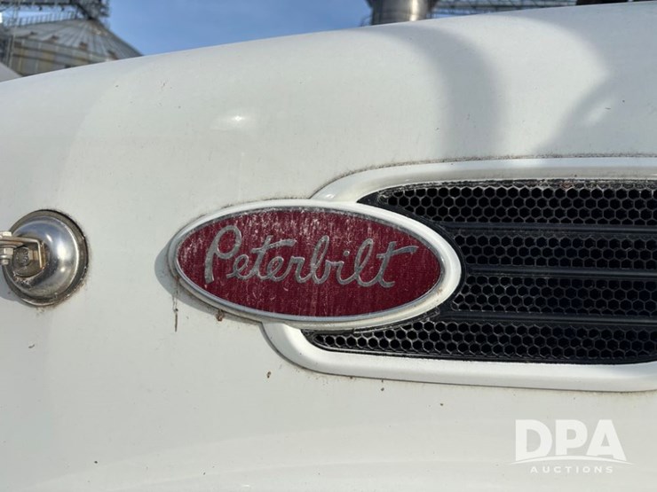 2013-peterbilt-337-image-25