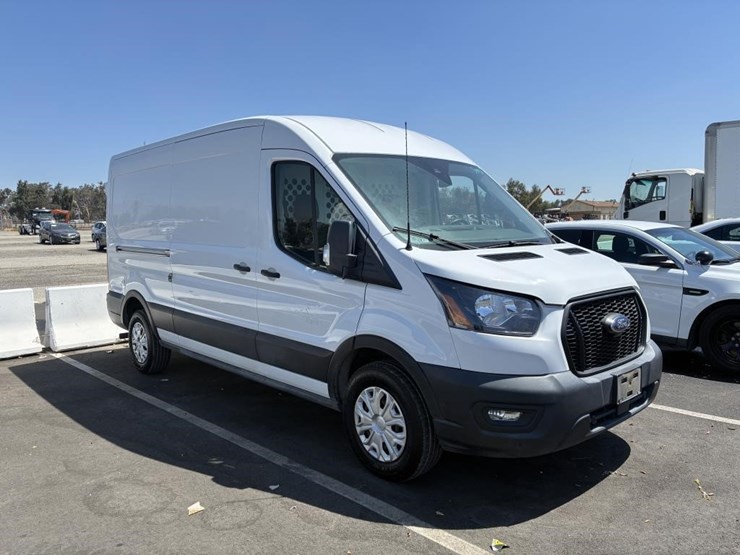 2021-ford-transit-image-2