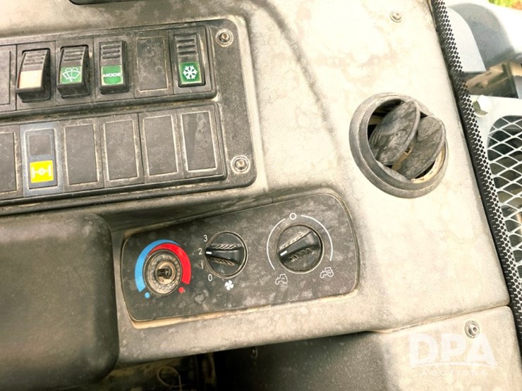 deere-244j-image-25