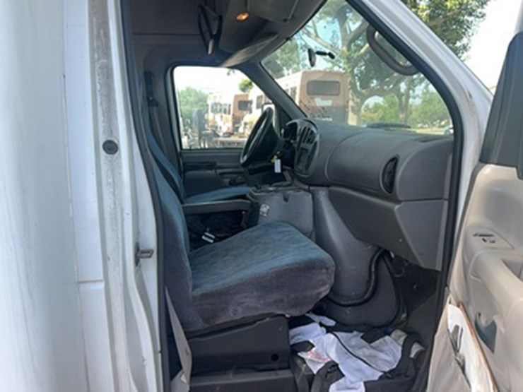 2001-ford-e450-image-5