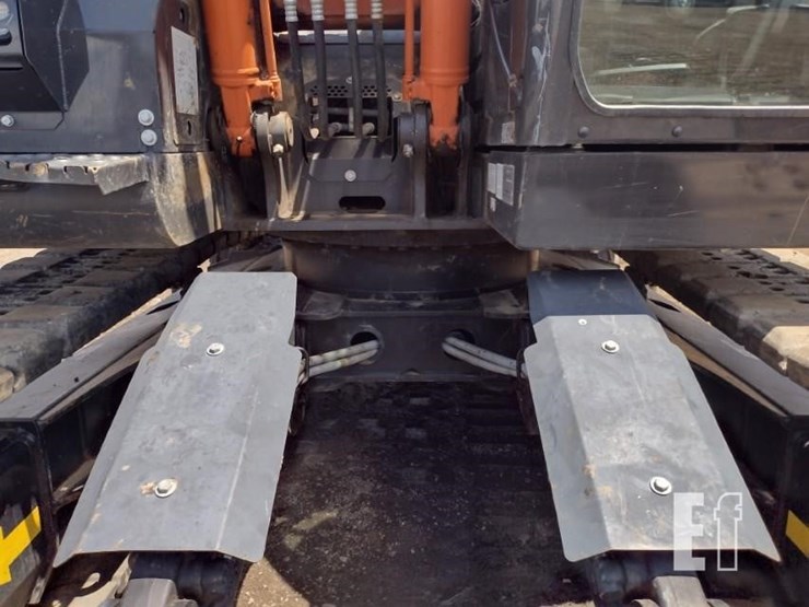 2021-hitachi-zx135us-6-image-21