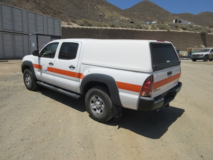 2013-toyota-tacoma-image-2