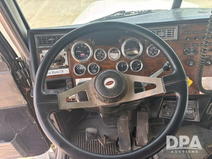 2000-peterbilt-357-image-84