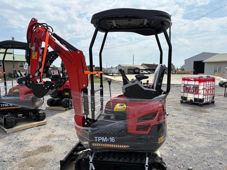 tpm-16-mini-excavator-image-13