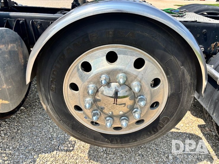 2014-kenworth-t660-image-33