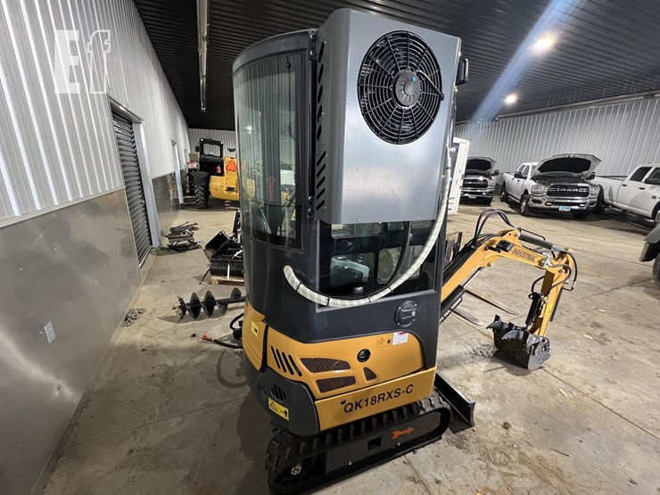 2024-agt-mini-excavator-1178-image-7