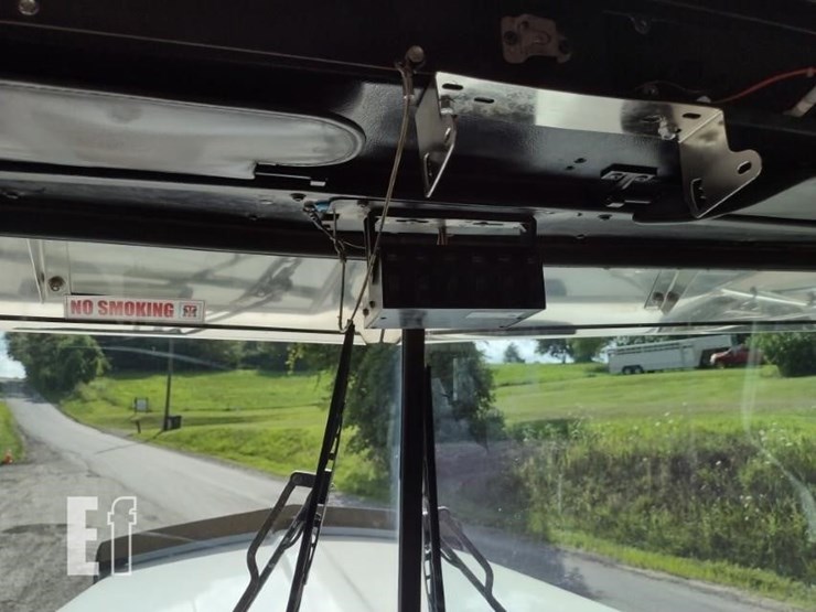 2006-kenworth-w900-image-10