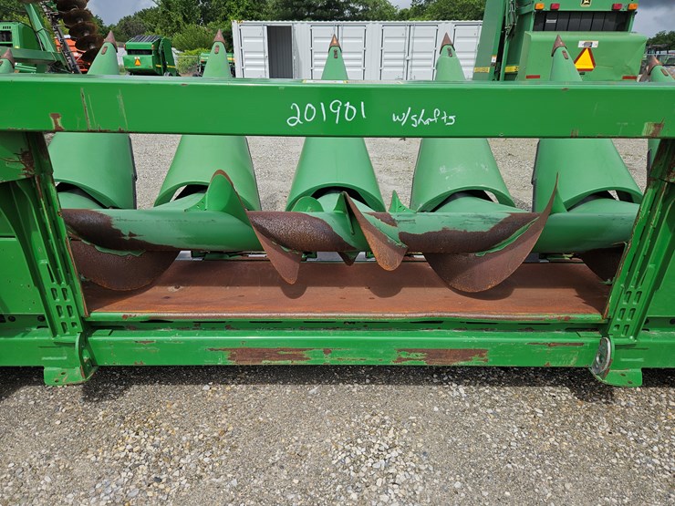 2011-john-deere-608c-image-9