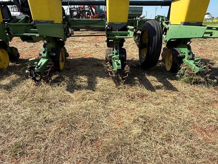 john-deere-7300-image-16