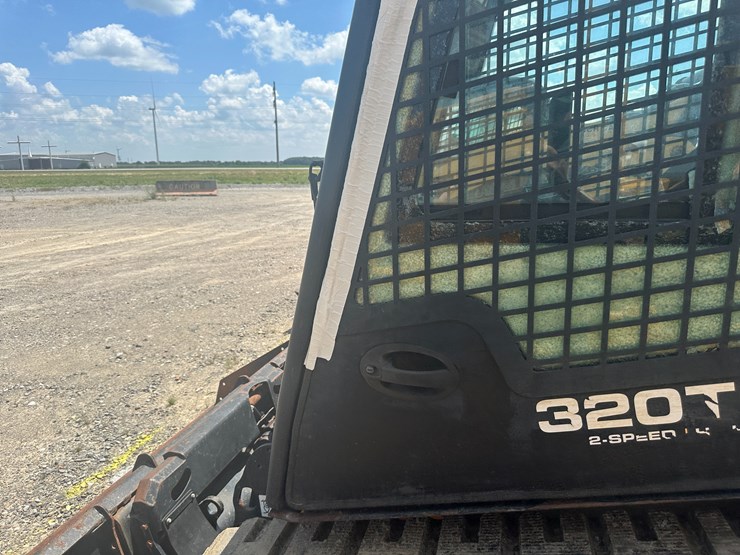 jcb-320t-image-22