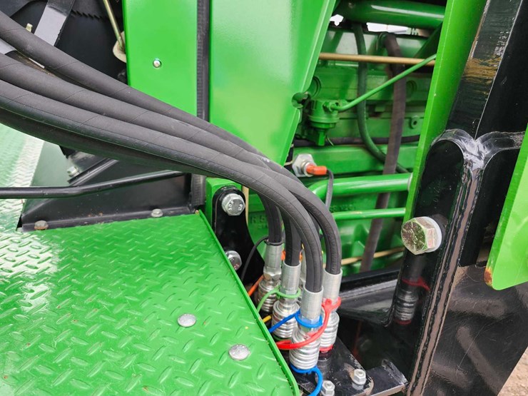 2005-john-deere-6603-image-12