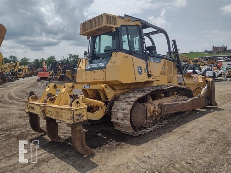 2011-deere-850k-image-51