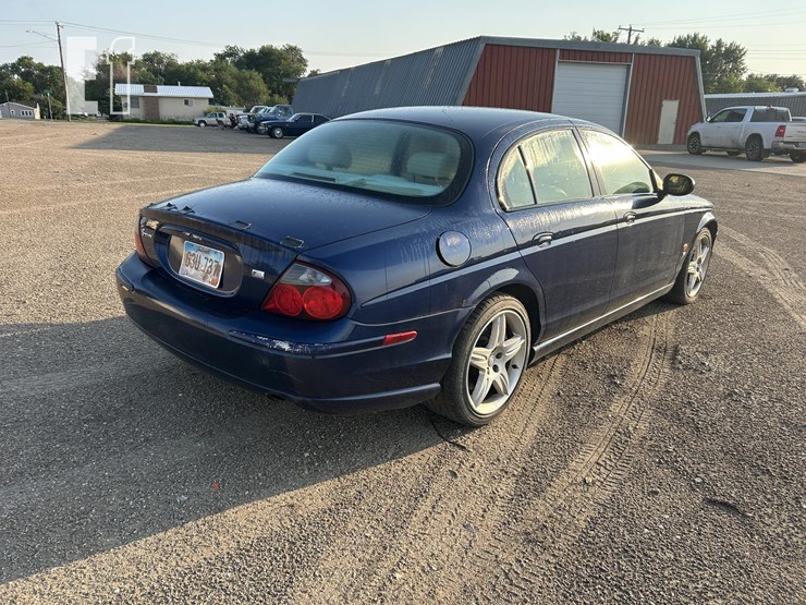 2003-jaguar-image-5