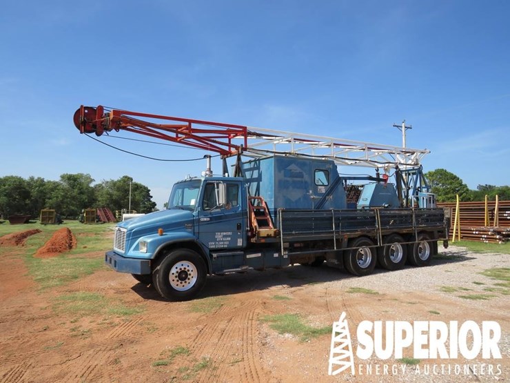 2004-freightliner-fl80-image-2