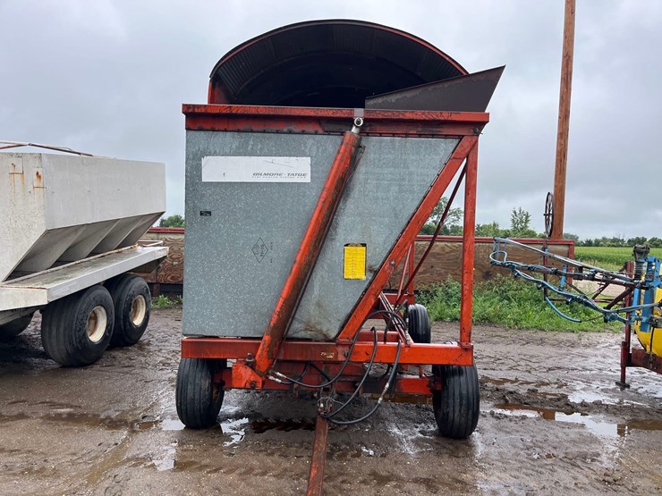 gilmore-silage-dump-wagon-image-2