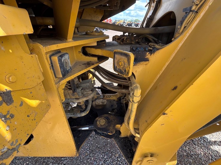 2012-caterpillar-930-image-26