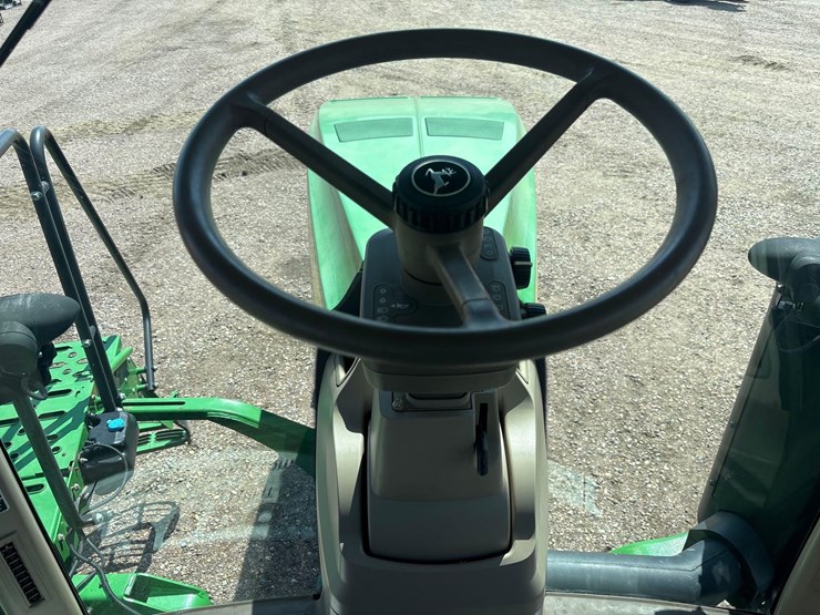 2012-john-deere-8335rt-image-39