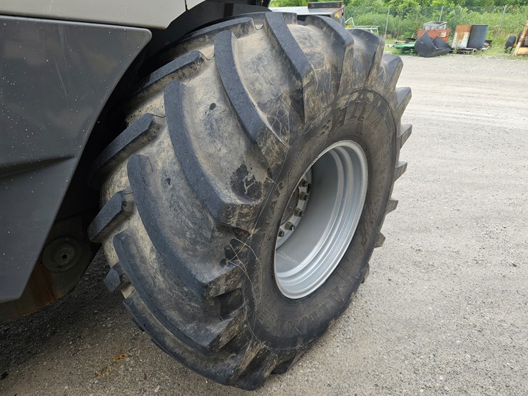 2009-gleaner-a76-image-27