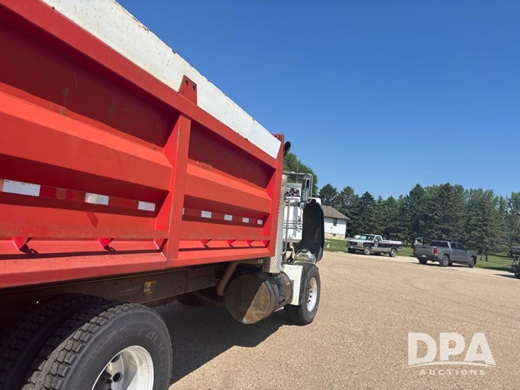1995-mack-rd690s-image-49