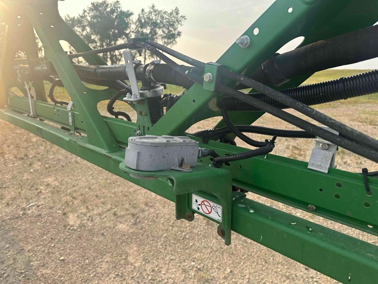 2018-john-deere-r4045-image-41