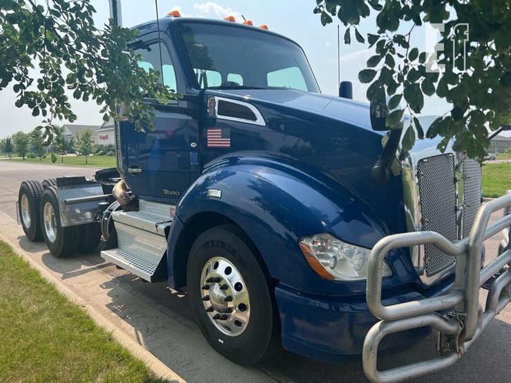 2019-kenworth-t680-image-3