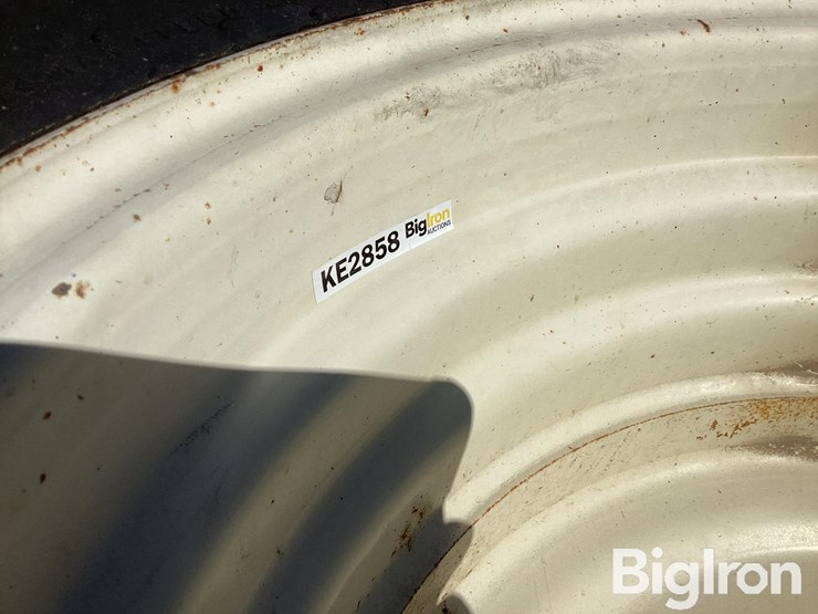 firestone-23.1-26-tire-&-wheel-image-15