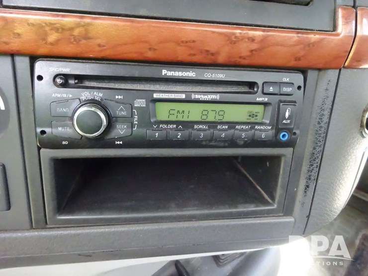 2005-volvo-10-image-76