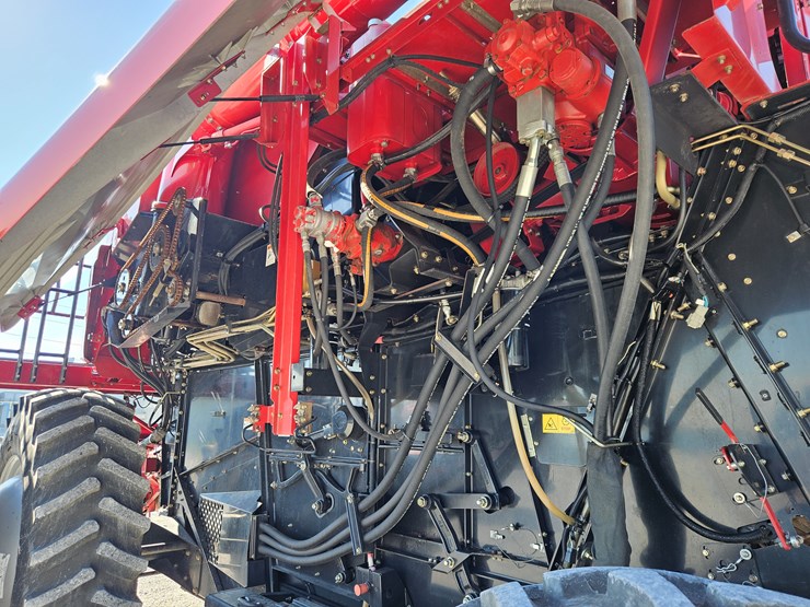 2009-case-ih-6088-image-15