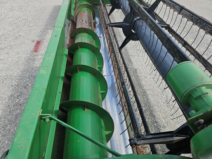 1986-john-deere-220-image-3