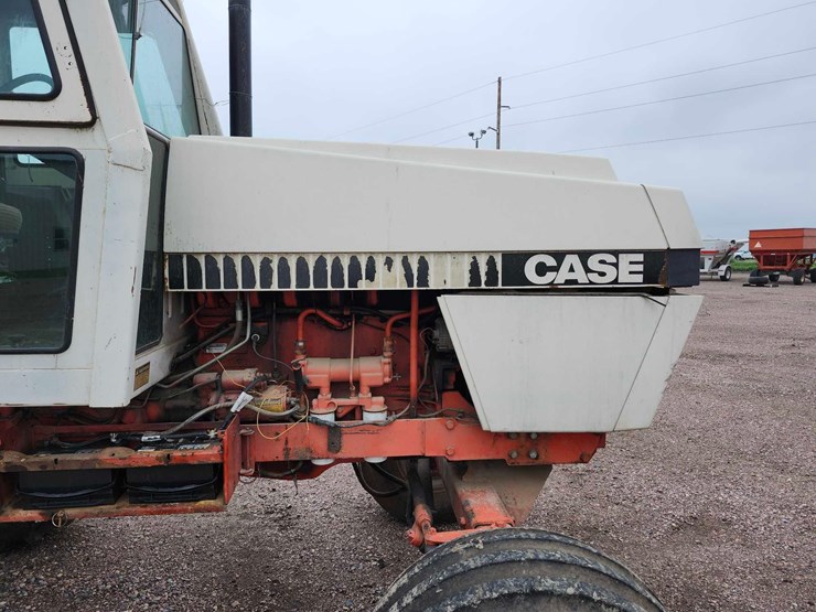 1979-case-2390-tractor-image-6