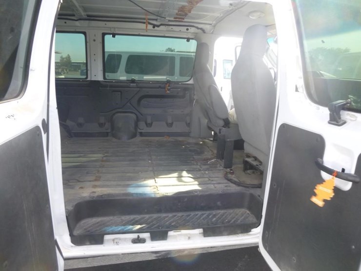 2012-ford-e350-image-16