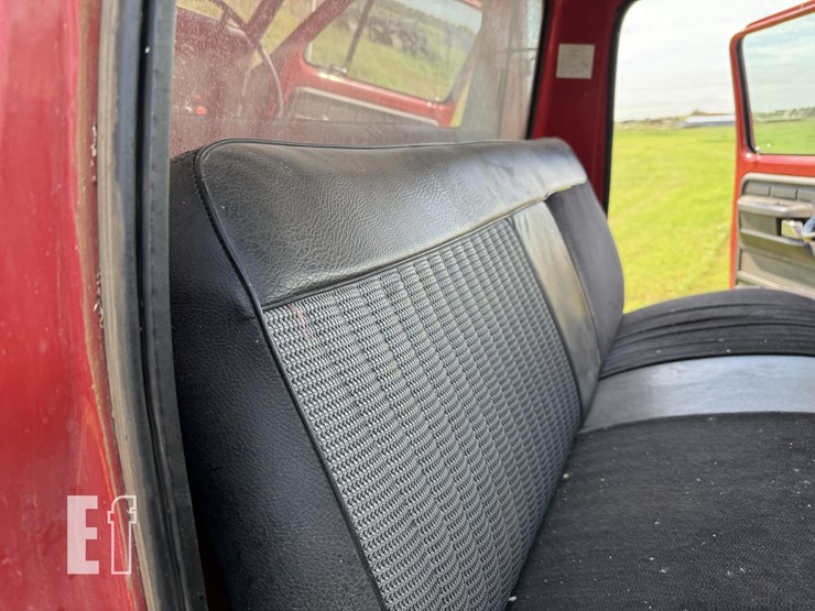 1975-ford-f750-image-13