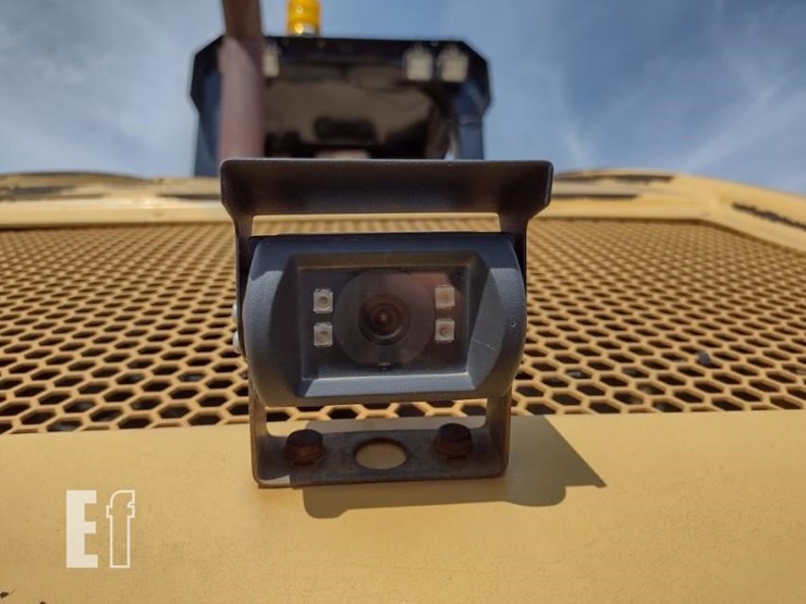 2015-caterpillar-cs56b-image-29