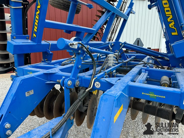 2011-landoll-7431-26-image-10