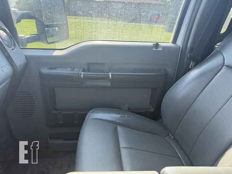 2013-ford-f550-image-19